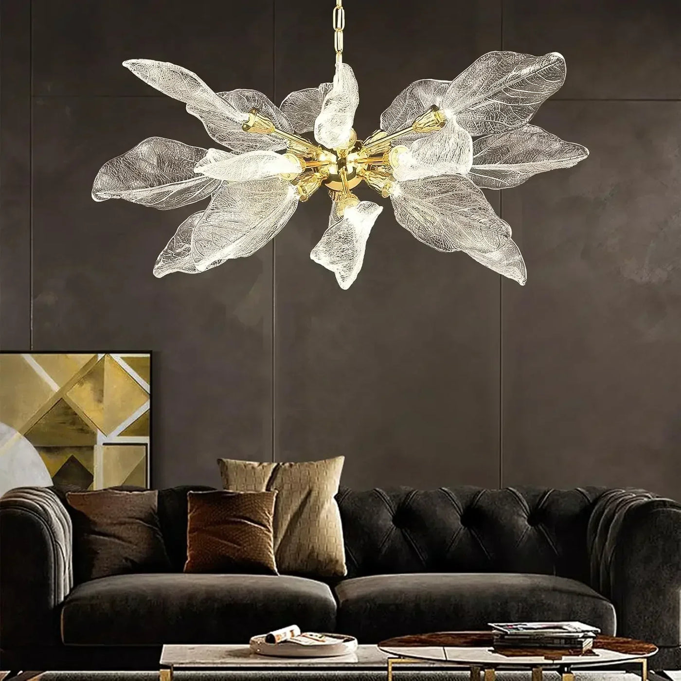 lustre moderne en métal avec design élégant et feuilles décoratives