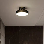Luminaire Dans Un Couloir Noir / 20Cm